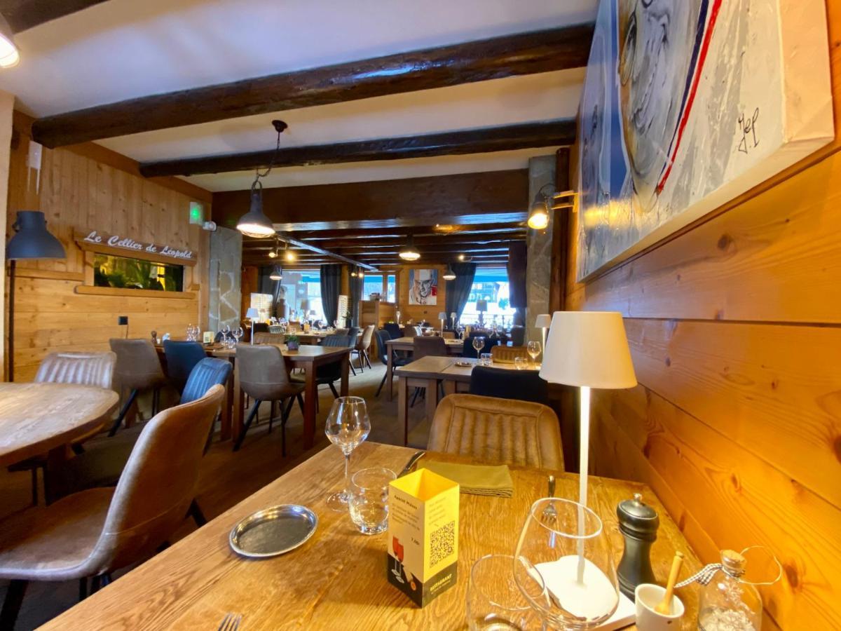 Logis Hotel Les Ancolies Ареш Екстер'єр фото