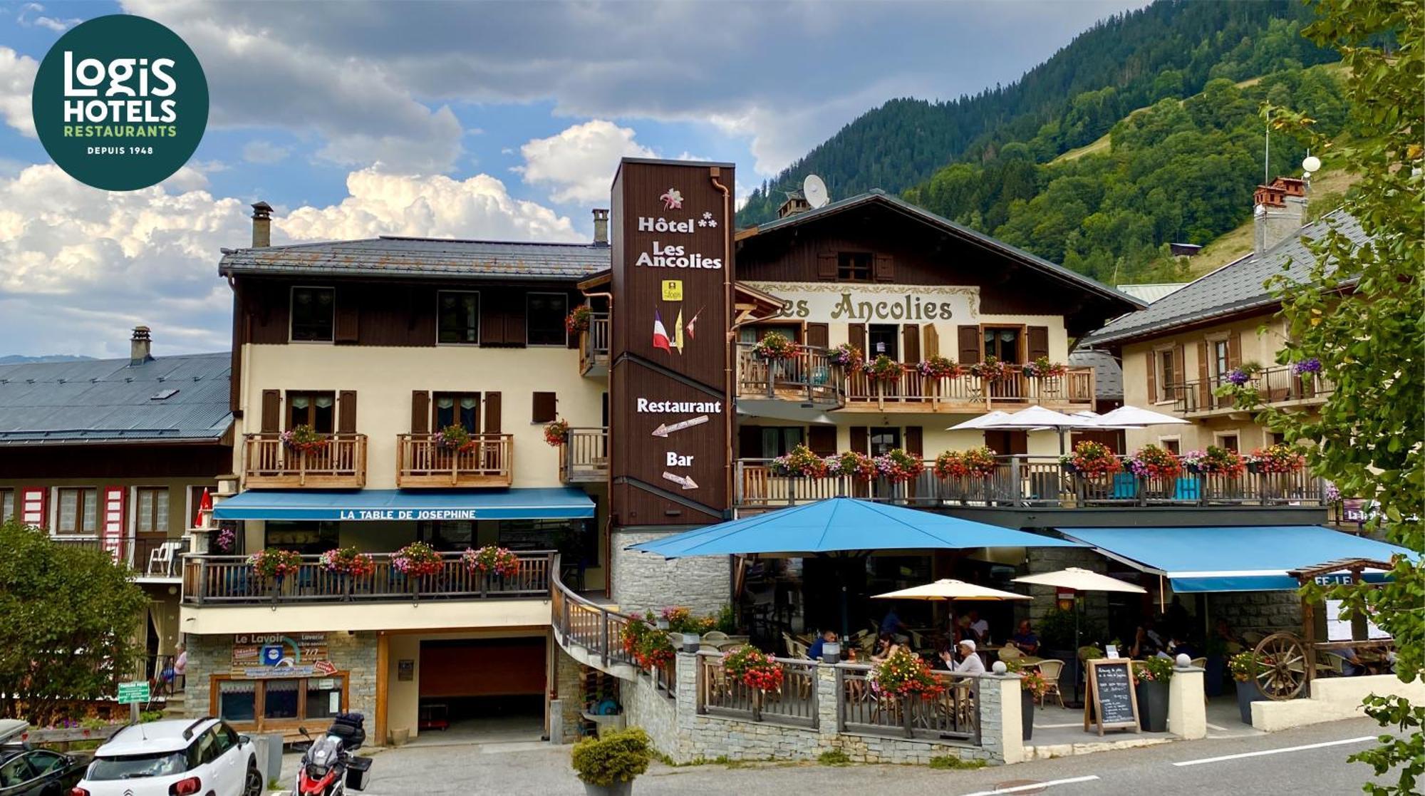 Logis Hotel Les Ancolies Ареш Екстер'єр фото