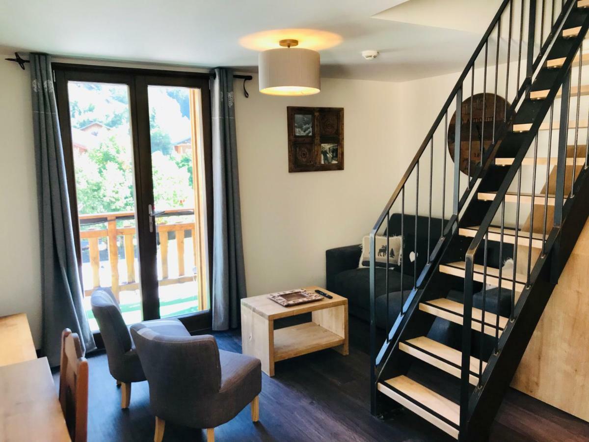 Logis Hotel Les Ancolies Ареш Екстер'єр фото