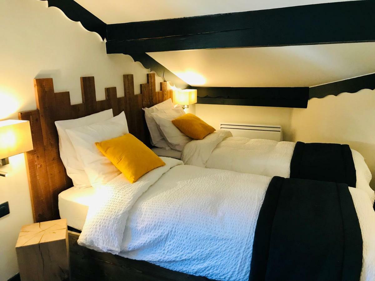 Logis Hotel Les Ancolies Ареш Екстер'єр фото