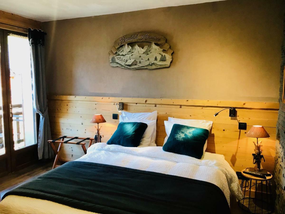 Logis Hotel Les Ancolies Ареш Екстер'єр фото